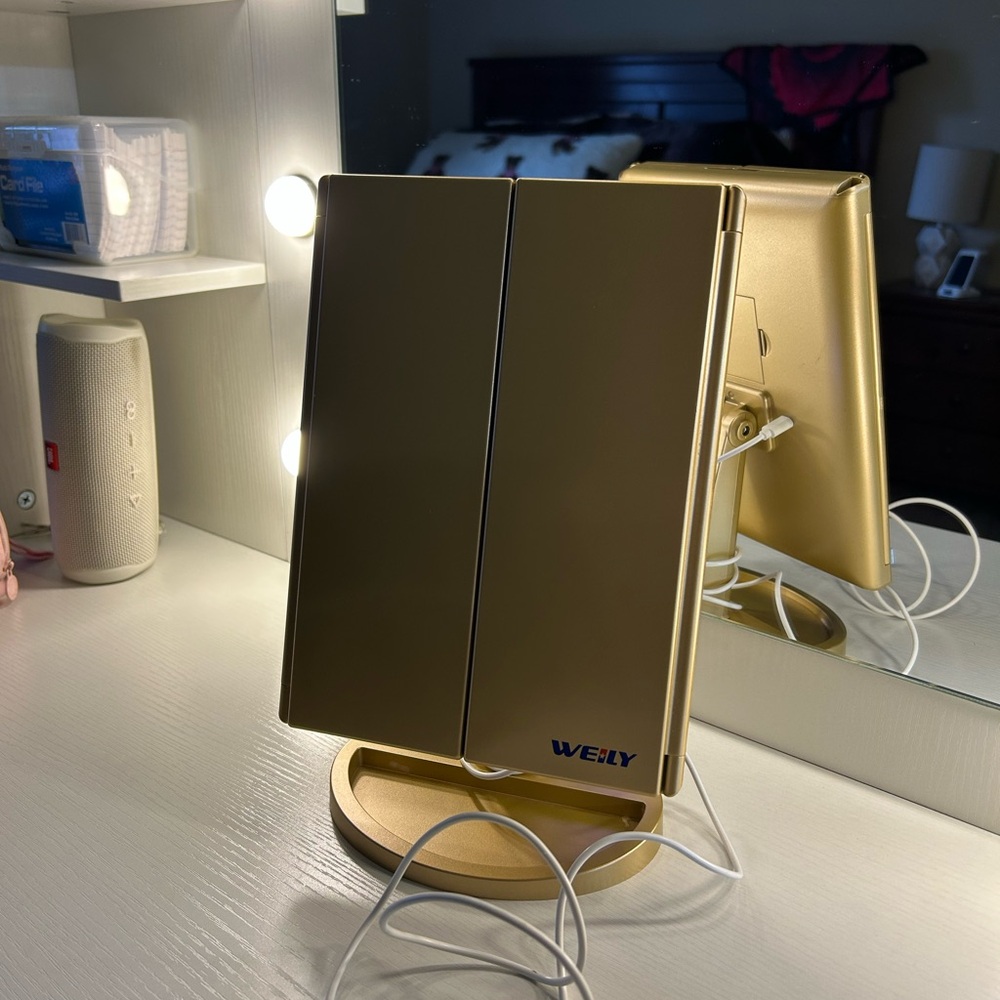 LED Vanity Mirror - Picture 2 of 6